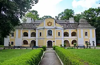 Дворец барона Перени в Виноградове