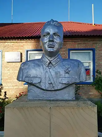 Бюст в селе Яблоново