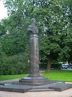 Памятник М. А. Милорадовичу