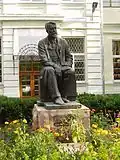 Памятник Ф. Г. Яновскому возле Национального института фтизиатрии и пульмонологии в Киеве
