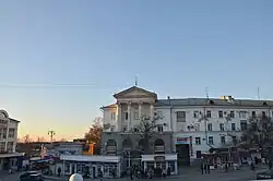 Площадь перед Малаховым курганом (ул.Героев Севастополя, 27)