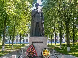 Памятник Ази Асланову в городе Вилейка