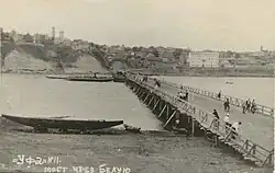 Плашкоутный мост на Оренбургской переправе. 1920 год