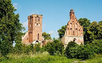 Руины кирхи Святой Барбары в Храброво