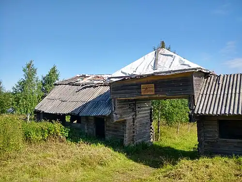 Северо-западная лавка с аркой центральных ворот (2019 г.)