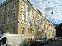 Церковная улица, 1 — жилой дом Дворцового ведомства (ныне общежитие Аграрного университета)