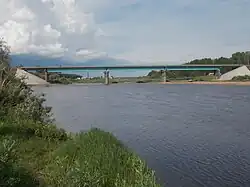 Мост через реку Вель у города Вельска