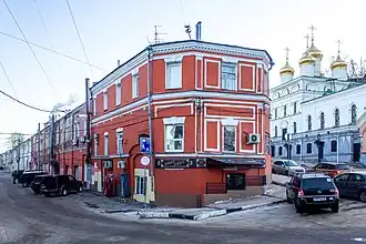 Торговые корпуса Ф. Н. Гущина (Ивановский съезд, 7; Рождественская улица, 3, 5, 9/18)