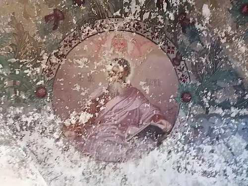 Сохранившиеся фрагменты росписей зимнего храма