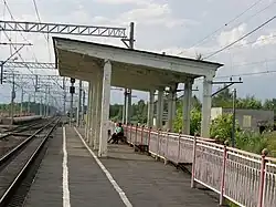 Навес для пассажиров на платформе № 2