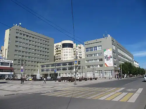 Вавиловский университет вид с проспекта П. Столыпина