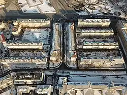 Улица Косинова и отходящий от неё безымянный выезд на Кировскую площадь и проспект Стачек