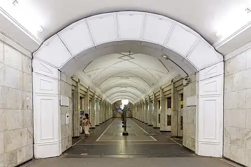 Гермозатвор и вход на станцию