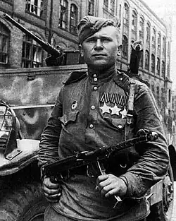 Сериков на улице Берлина.