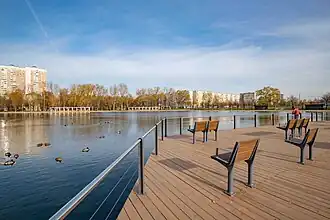 Набережная водоёма, 2022 год