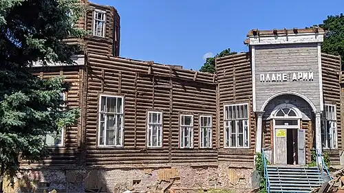 Правое крыло после снятия обшивки