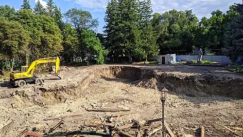 Котлован для заливки нового фундамента