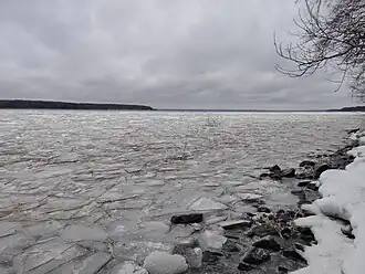 Залив Киркколахти в западной части озера Янисъярви зимой 2020 года