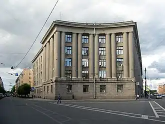 Фасад на пересечении Суворовского проспекта и Кавалергардской улицы, 2019