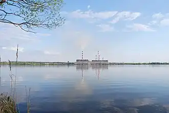 Вид на водохранилище и ГРЭС с северного берега весной 2009 года