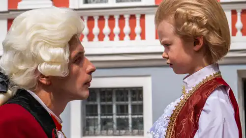 Павел I взрослый и Павел I юный на киноплощадке