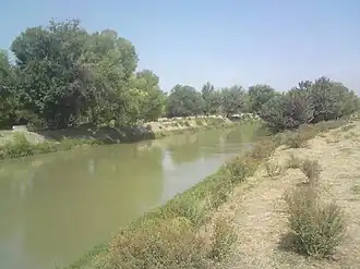 Ташкентский канал несколько ниже входа