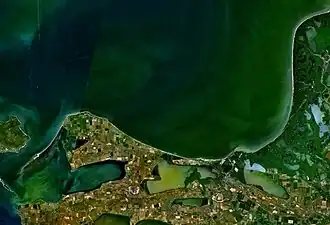 Темрюкский залив (сверху) с космоса