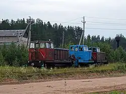 Тепловозы ТУ7-2240, ТУ8-0064 и ещё один ТУ7 на станции Депо