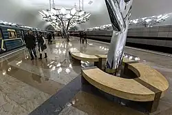 Скамья из карельской берёзы