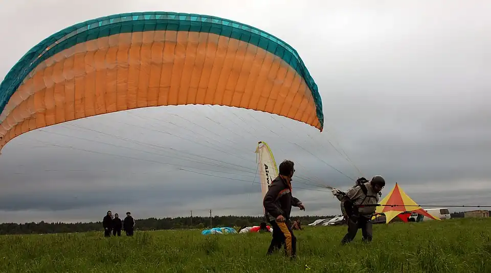 Углово, обучение полётам на параплане