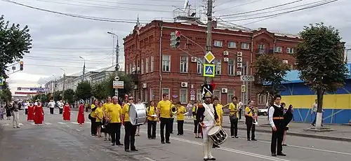 Фестиваль «Сызранский помидор»:парад на Советской улице