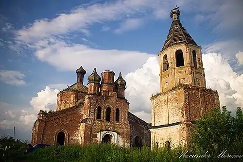 Воскресенская двух-престольная церковь с. Змеево, построена в 1742 г.