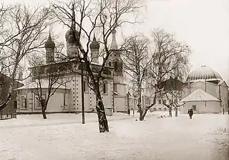 Храм Всех Святых в 1920-х годах.Справа — храм Жён Мироносиц