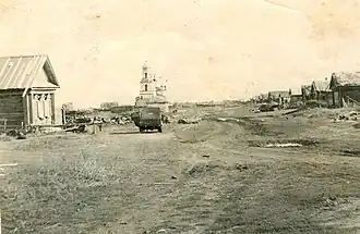 Общий вид Кремёнок. Вдали - Михайло-Архангельская церковь.