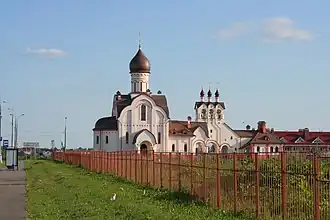 Улица Академика Понтрягина у Пантелеймоновской церкви