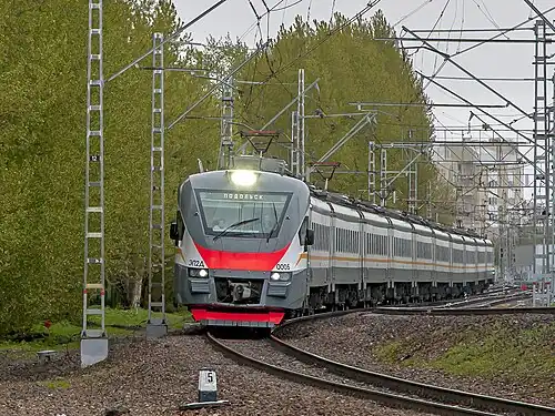 Электропоезд ЭП2Д-0005 на станции Москва-Рижская