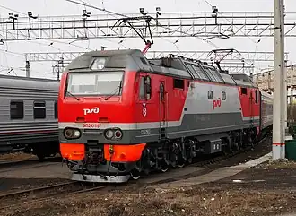 ЭП2К-157 в красно-серой окраске РЖД