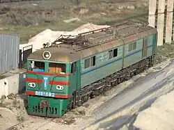 Электровоз ВЛ8м-682, Нижнеднепровск-Узла, рядом с ТЧ-1