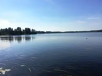 Озеро в одноимённом посёлке