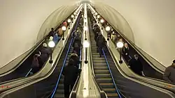 4 эскалатора станции(28 декабря 2015 года)