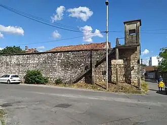 Старинная тюрьма Юсовача (руины).