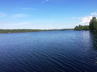 Озеро в одноимённом посёлке