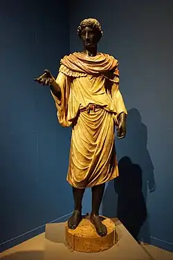 Статуя камилла