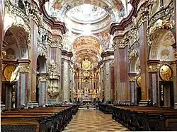 Интерьер церкви аббатства