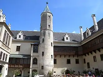 Лестничная башня во внутреннем дворе