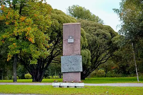 Одна из стел  на мемориальной трассе «Ржевский коридор»