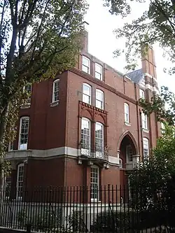 Palace Green. 1867–1868. Кенсингтон, Лондон