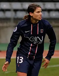 Аннике Кран в форме «Пари Сен-Жермен» в матче против «Сент-Этьена» 16 декабря 2012