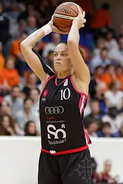 Манн в игре за «Тулуза Метрополь» против «УСО Мондвиль» (5 октября 2013 года)