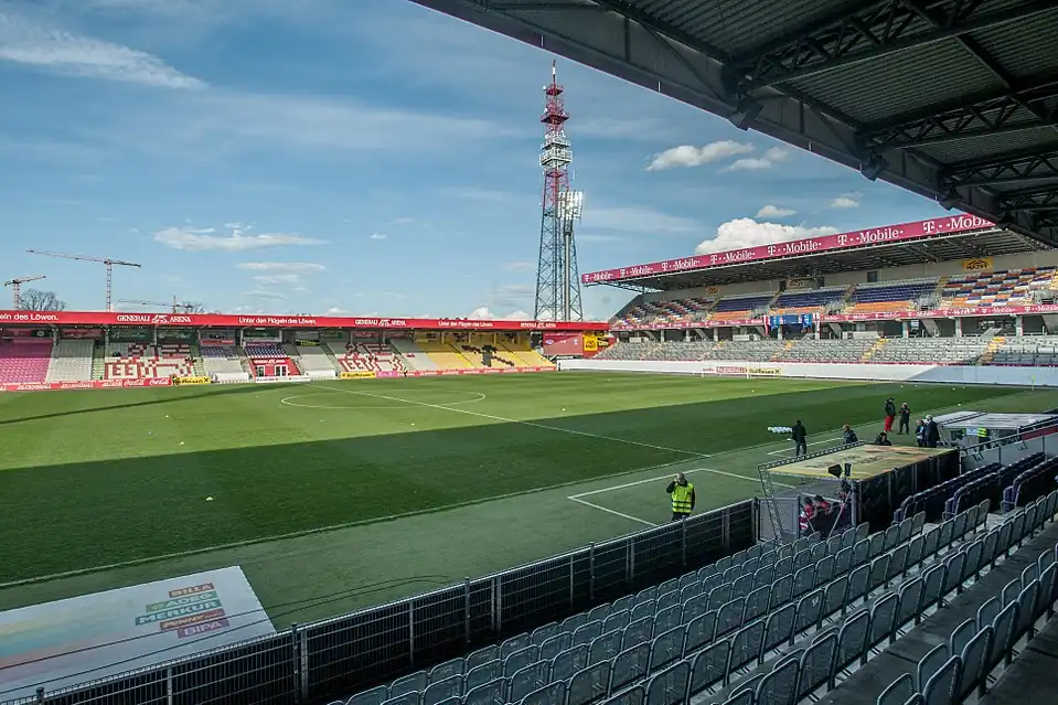 Стадион до реконструкции 2016 года